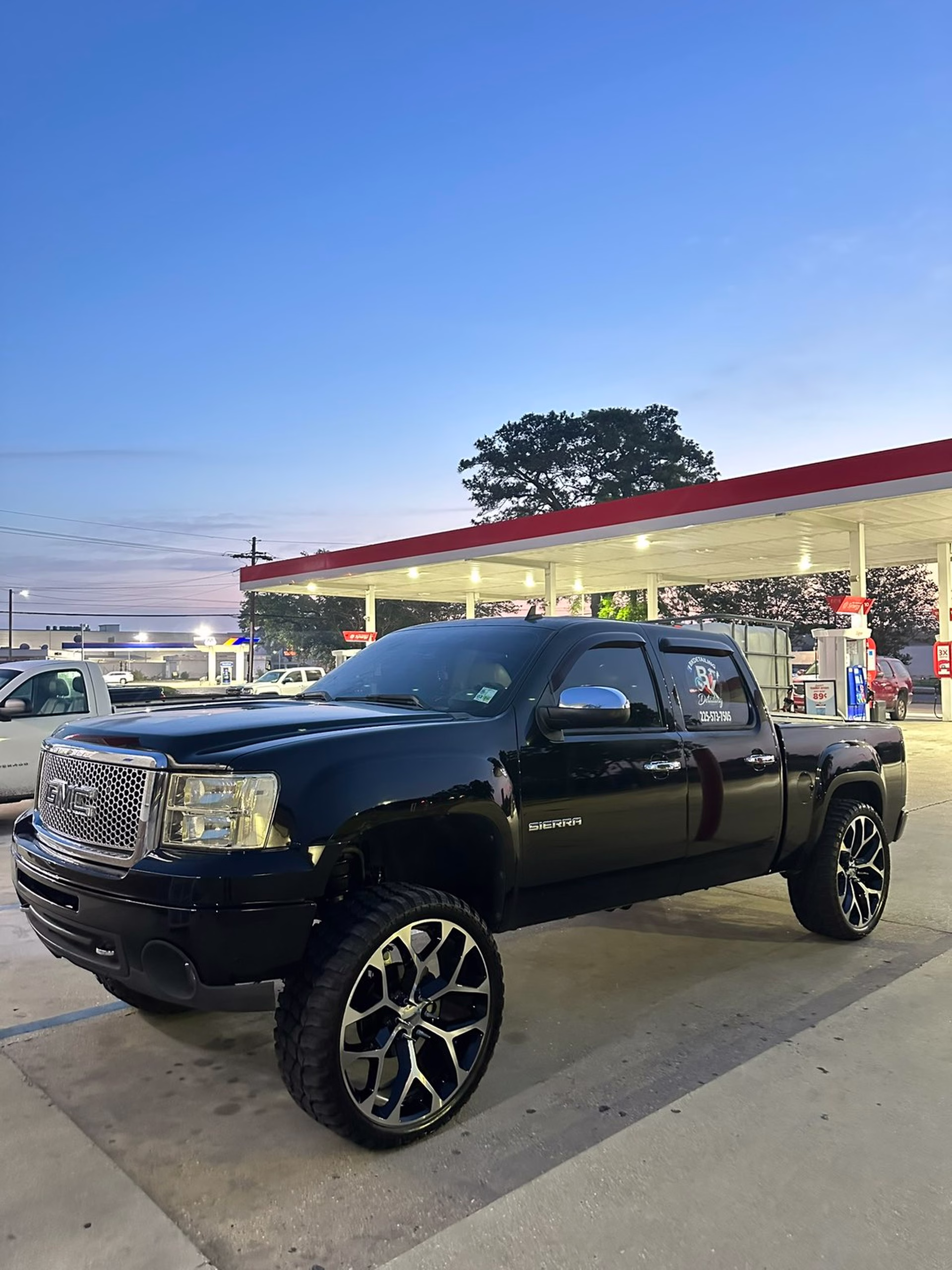 Vehicle detailing showcase